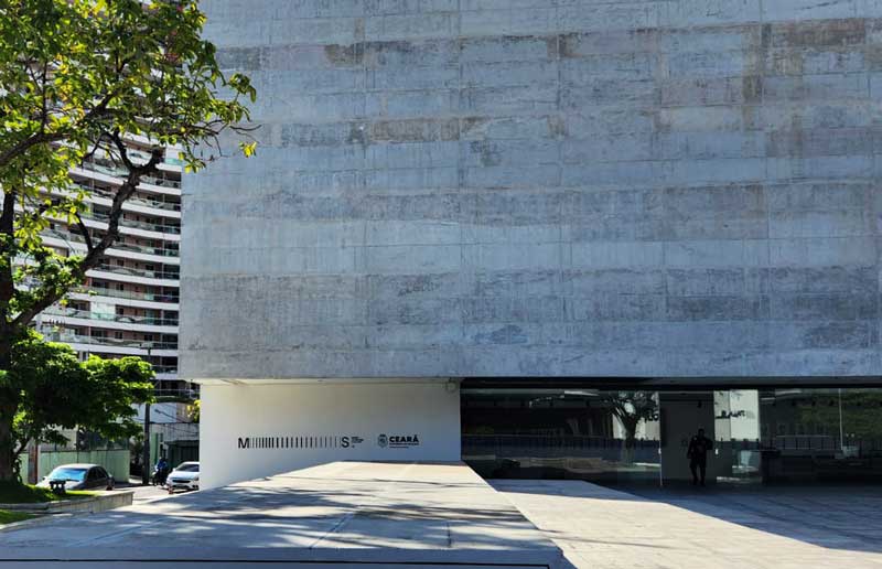 Fachada de concreto aparente do Museu da Imagem e do Som do Ceará com impermeabilização da Penetron Brasil