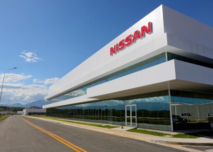 Na Fábrica da Nissan, em Resende, foi usado o produto Penetron pulverizado nas estruturas cruciais, uma pasta cristalizante.
