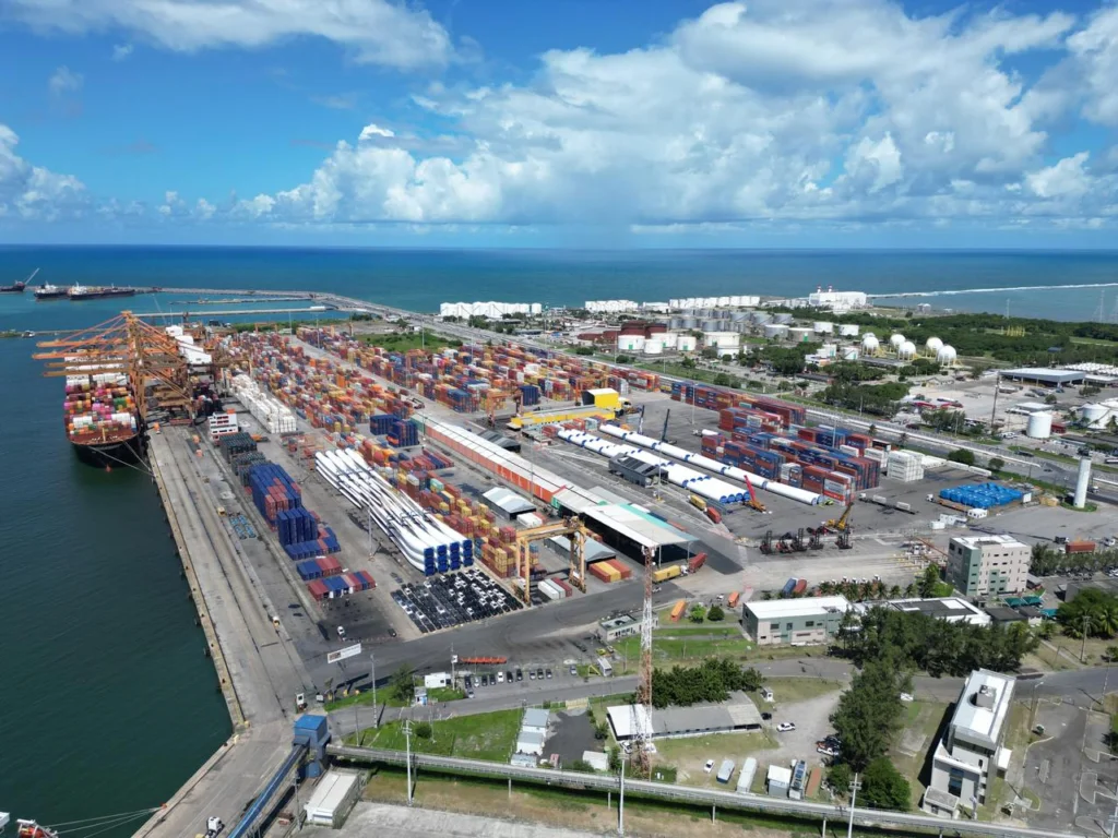 Vista aérea do Porto de Suape